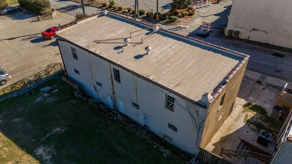 More Photos Of 105 Enterprise St, Clinton Storefront Retail Residential For Sale