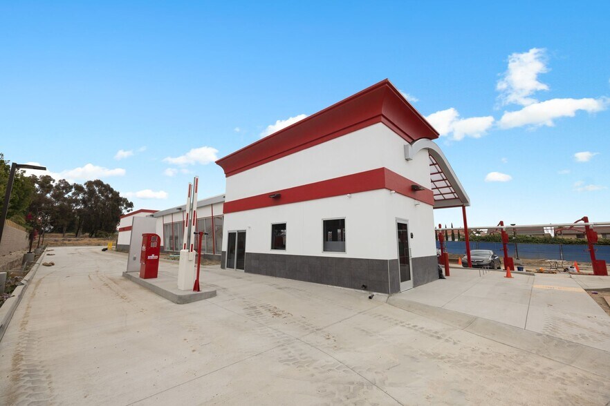 More Photos Of 2507 E Ball Rd, Anaheim Freestanding For Sale