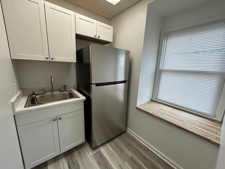 More Photos Of 1580 Sparkman Dr, Huntsville Office For Sale