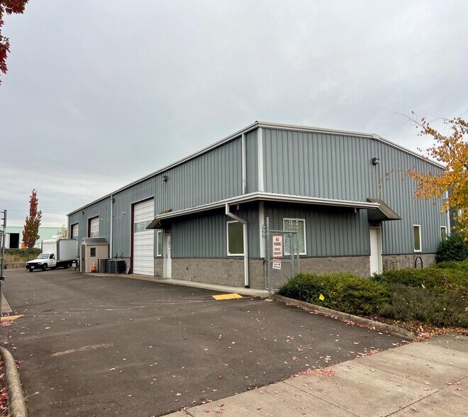 More Photos Of 175 Cap St, Eugene Warehouse For Lease