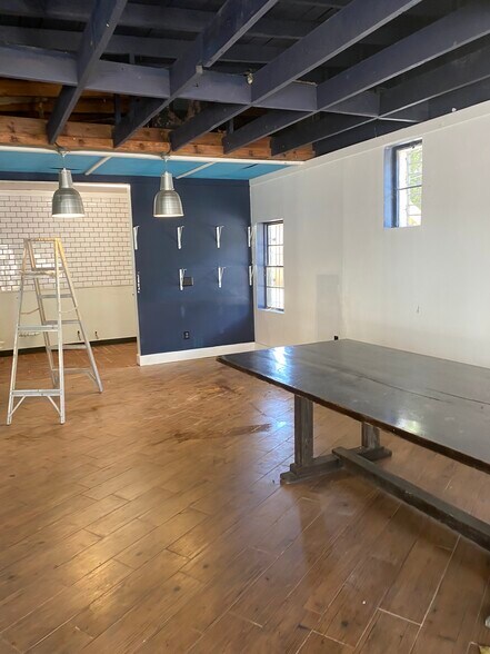 More Photos Of 210 Flat Shoals Ave SE, Atlanta Freestanding For Sale