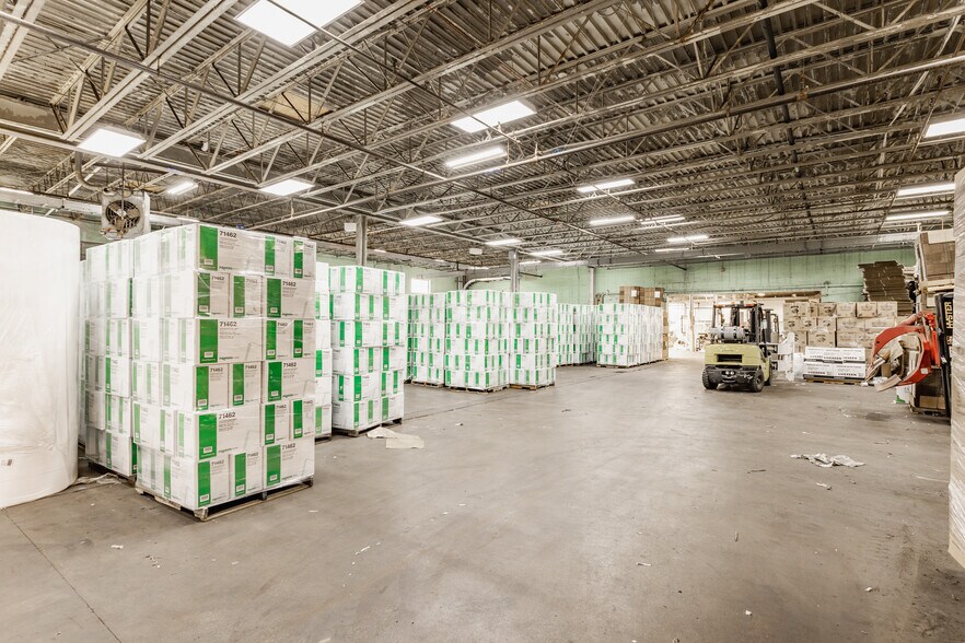 More Photos Of 1825 W 18th St, Anderson Warehouse For Sale