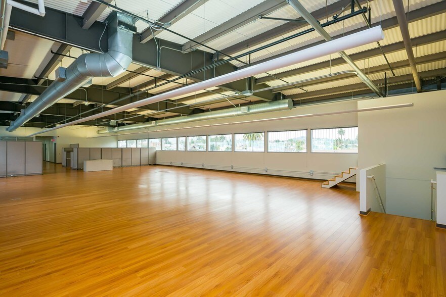 More Photos Of 2417 Beverly Blvd, Los Angeles Office For Lease