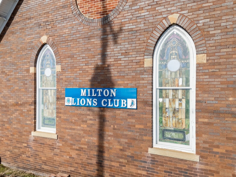 More Photos Of 729 Mason St, Milton Office For Sale