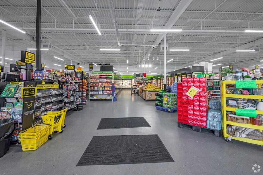 More Photos Of 125 Westbrook Rd, Essex Storefront For Sale