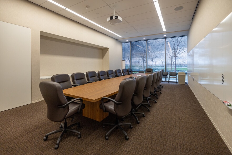 More Photos Of 9950 Woodloch Forest Dr, The Woodlands Office For Lease