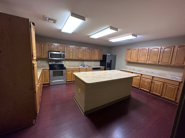 More Photos Of 2 Hill View Ln, Boerne Warehouse For Lease