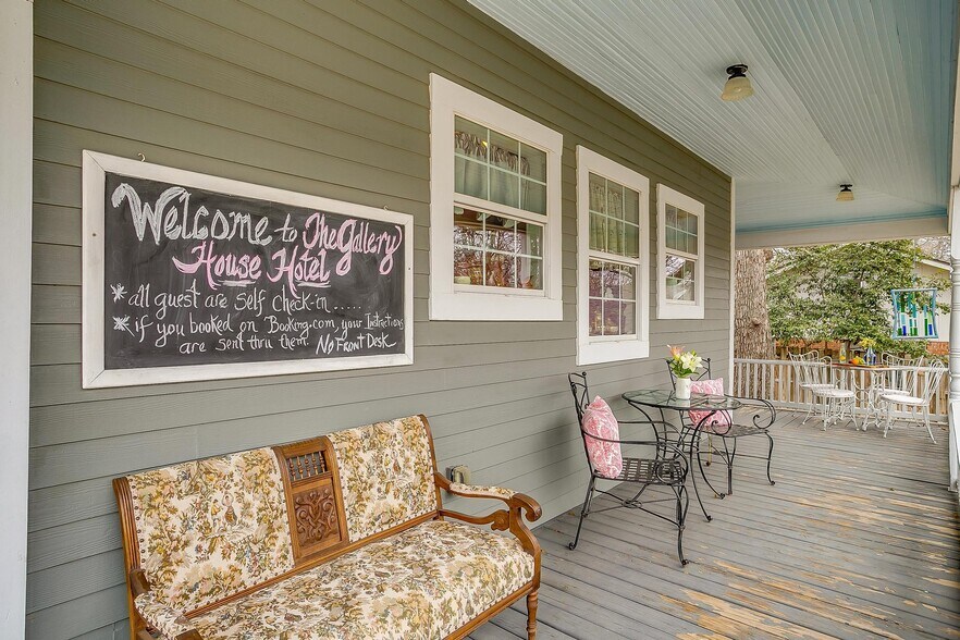More Photos Of 1092 W Tarleton St, Stephenville Hospitality For Sale