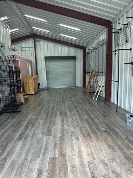 More Photos Of 904 Pine Ave, Eufaula Warehouse For Sale