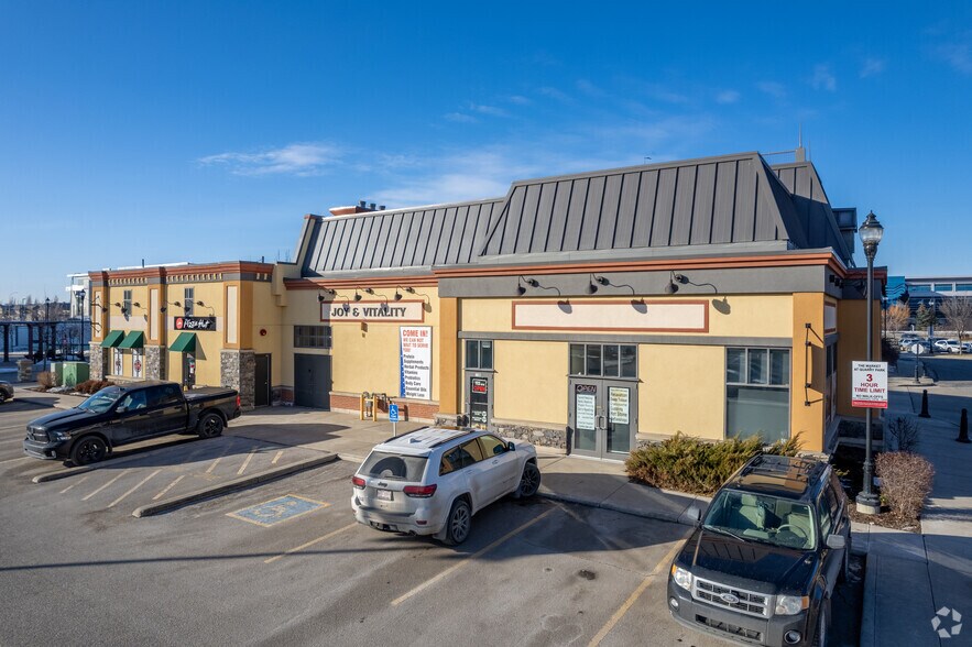 More Photos Of 163 Quarry Park Blvd SE, Calgary Unknown For Lease