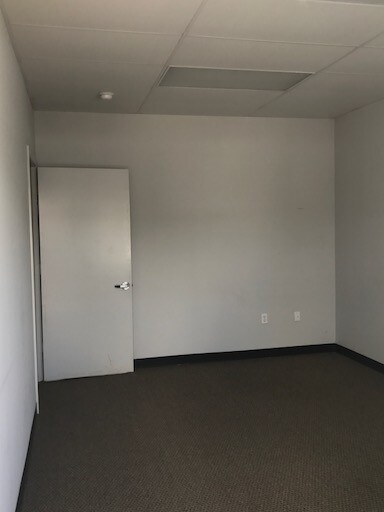 More Photos Of 1251 Butler Rd, League City Distribution For Lease