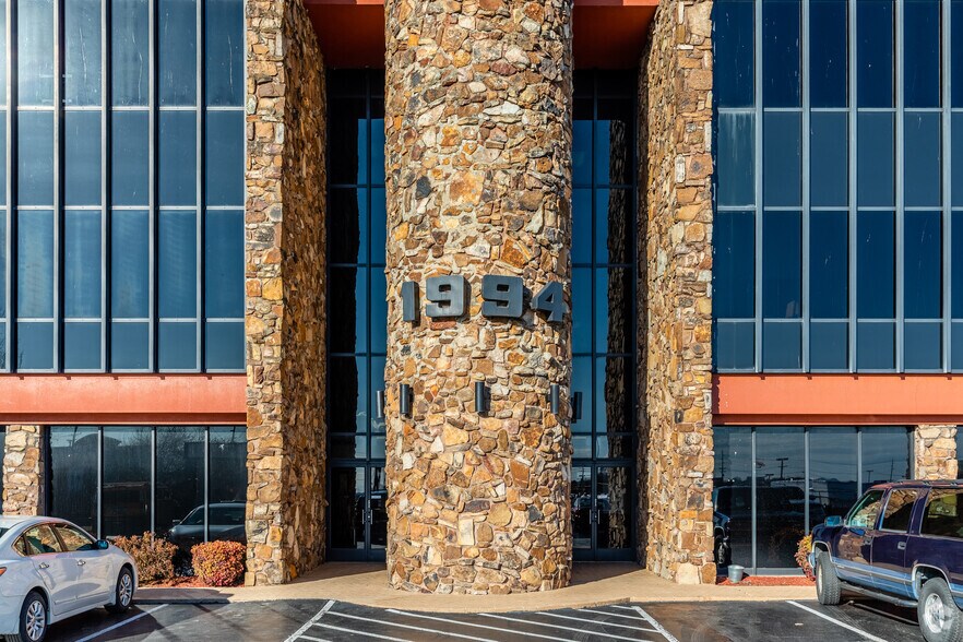 More Photos Of 1994 Gallatin Rd N, Madison Medical For Lease