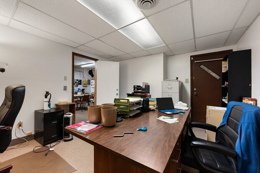 More Photos Of 416 State St, Trinidad Flex For Sale