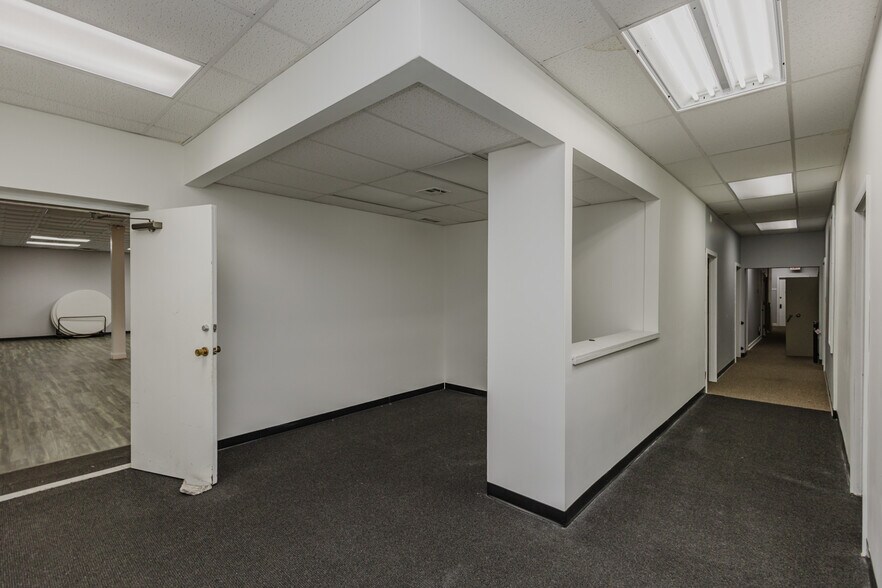 More Photos Of 724 N Main St, Newton Storefront For Sale