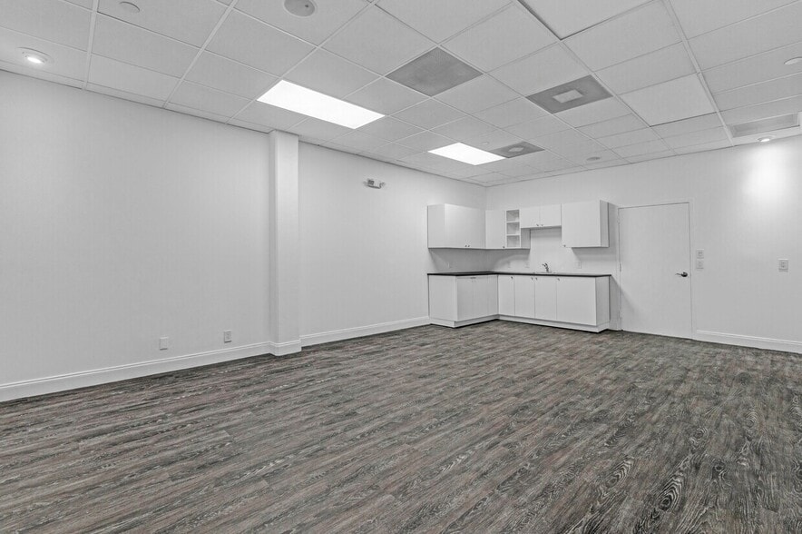 More Photos Of 1910 NW 97th Ave, Miami Distribution For Lease