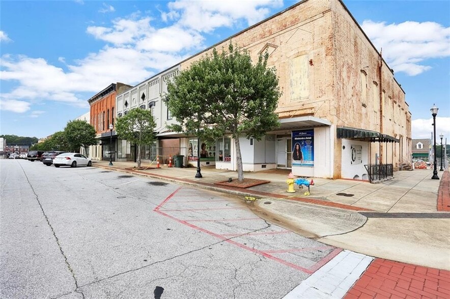 More Photos Of 235 Main St, Seneca Storefront For Sale