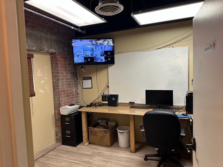 More Photos Of 231 E Main St, Trinidad Bar For Sale