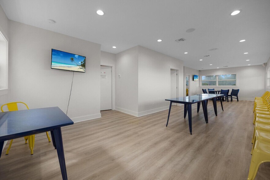 More Photos Of 19950-19980 Overseas Hwy, Sugarloaf Key Office For Sale