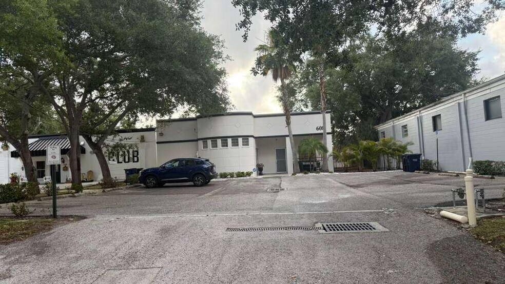 More Photos Of 608 S Tampania Ave, Tampa Medical For Lease