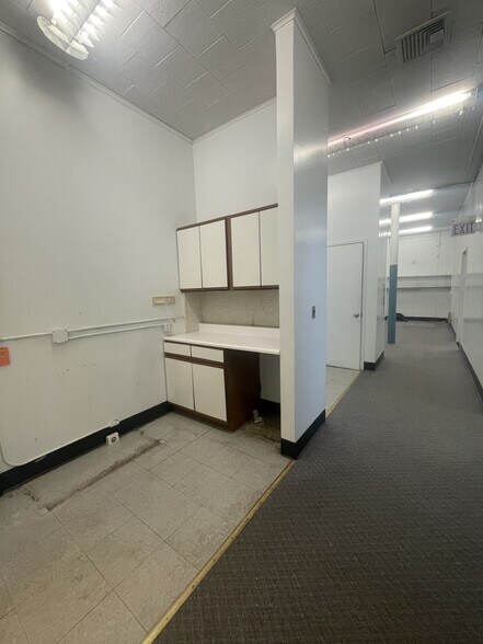 More Photos Of 317 S Broadway, Yonkers Office For Sale