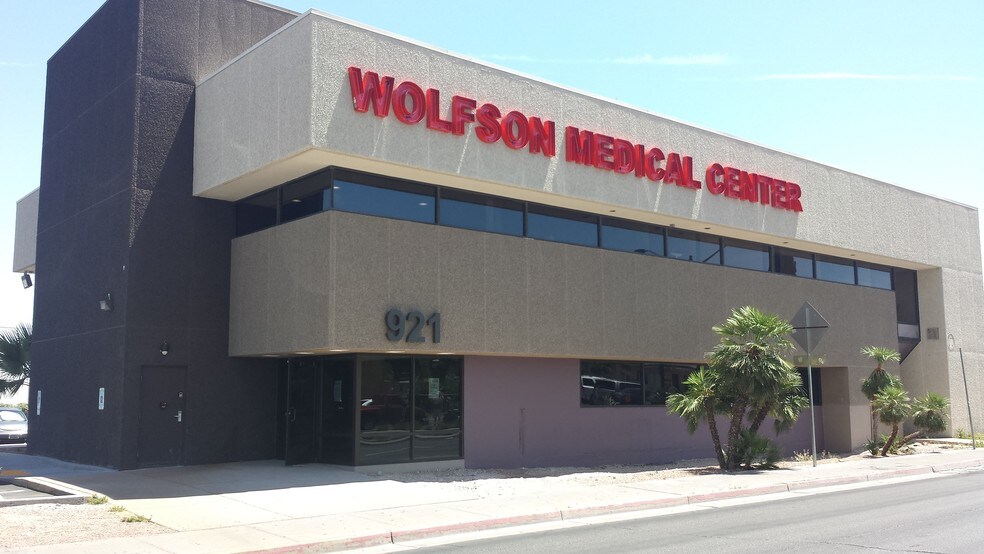 More Photos Of 921 S Las Vegas Blvd, Las Vegas Office For Sale