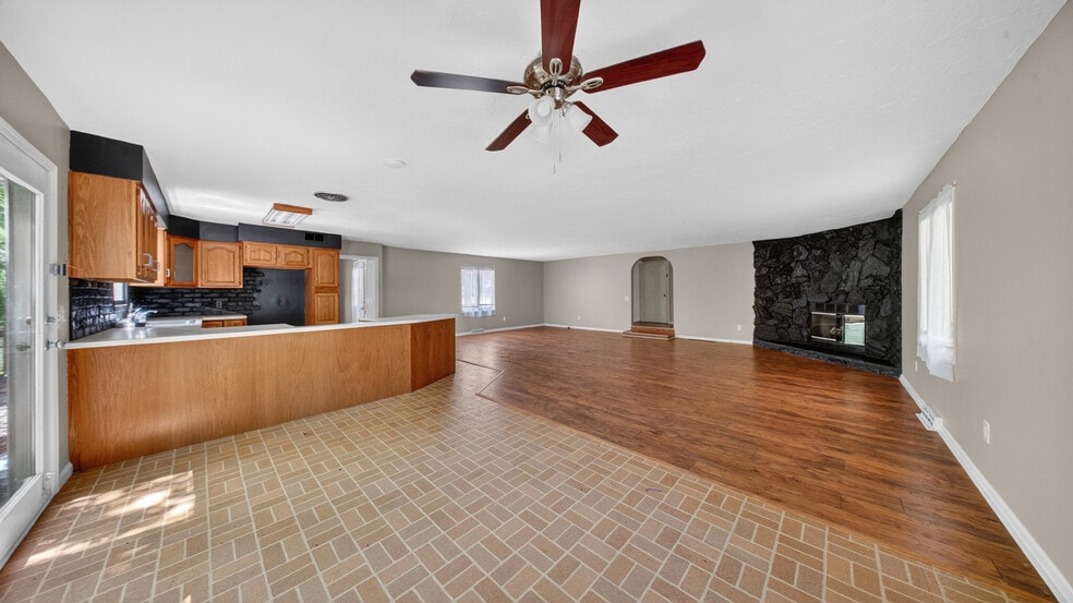 More Photos Of 29369 Lorain Rd, North Olmsted Flex For Sale
