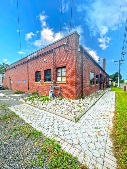 More Photos Of 10 Sparks St, Plainville Manufacturing For Sale