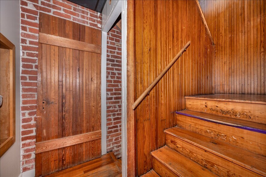 More Photos Of 47 E All Saints St, Frederick Loft Creative Space For Sale