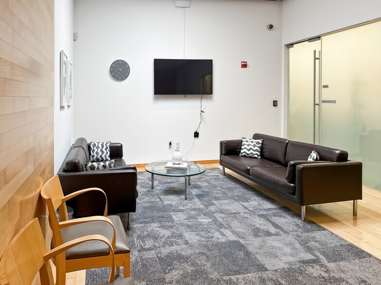 More Photos Of 310 Lenox Ave, New York Coworking Space