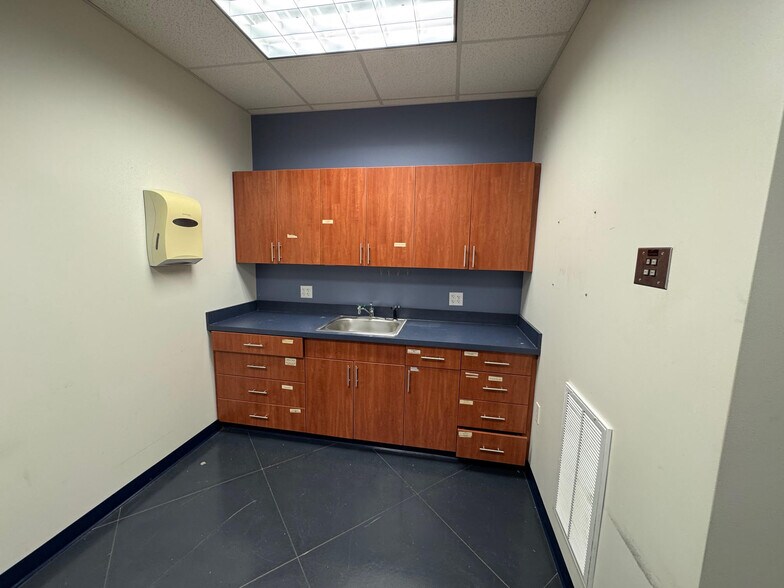 More Photos Of 244 Broadway, Newburgh Storefront Retail Office For Lease