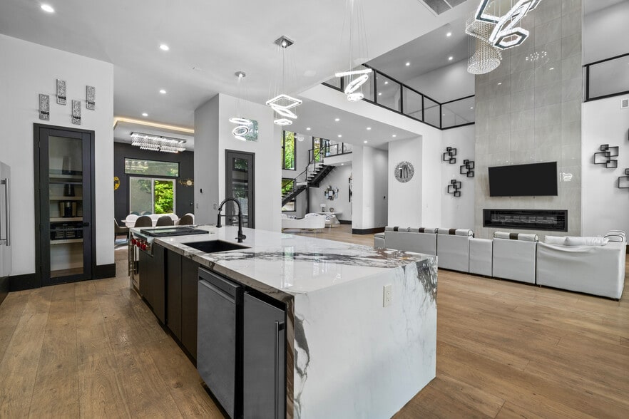 More Photos Of 2401 Greenglade Rd NE, Atlanta Specialty For Sale