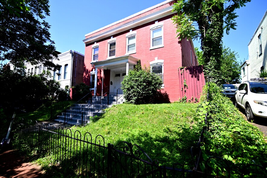 More Photos Of 513-519 12th St SE, Washington Apartments For Sale