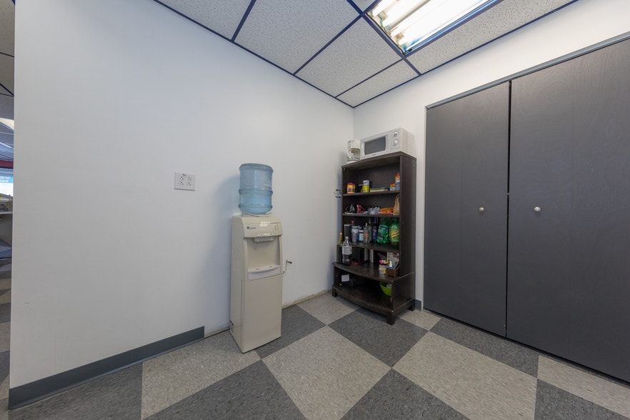 More Photos Of 824 E 222nd St, Euclid Warehouse For Sale