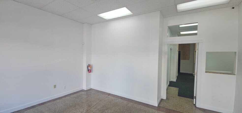 More Photos Of 803 Lake Ave, Lake Worth Storefront For Sale