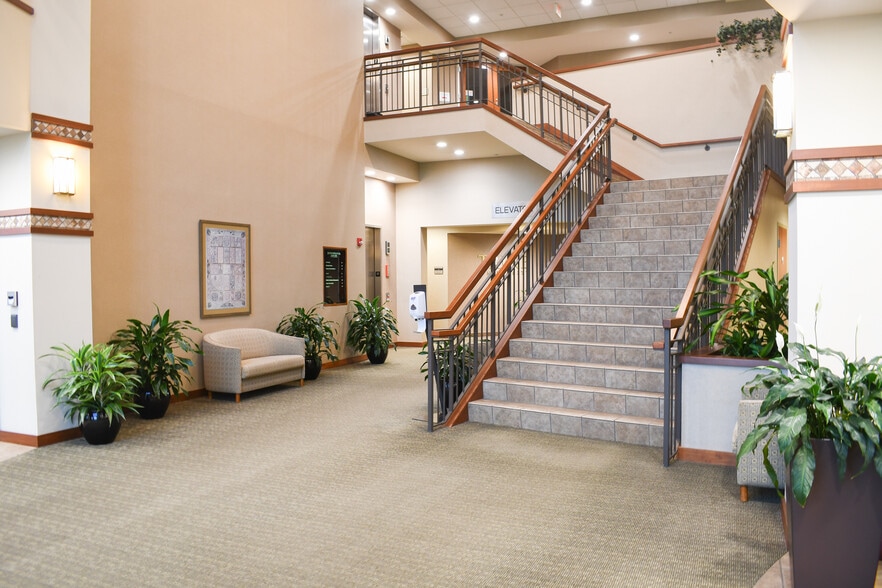 More Photos Of 9910 DuPont Circle Dr E, Fort Wayne Office For Lease