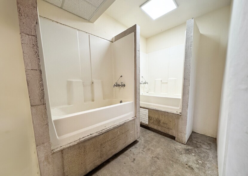 More Photos Of 12700 San Rafael Ave NE, Albuquerque Freestanding For Lease