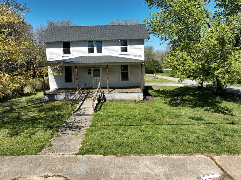 More Photos Of 527 Musgrove St, Clinton Land For Sale