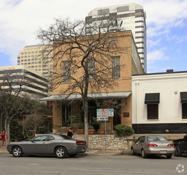 More Photos Of 208 W 4th St, Austin Restaurant For Sale
