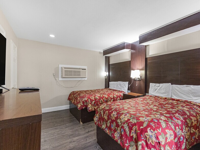 More Photos Of 6712 Morningside Dr, Houston Hospitality For Sale