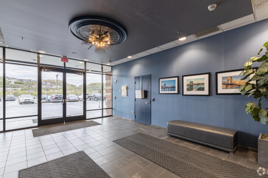 More Photos Of 119 Fairfield Ave, Bellevue Office For Lease