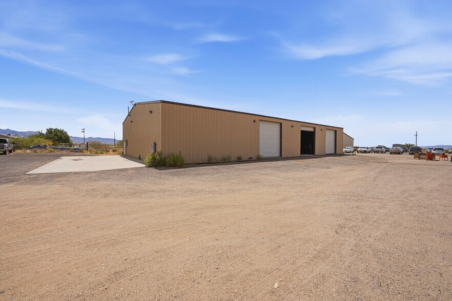 Primary Photo Of 1125 N Lowell Rd, Golden Valley General Retail For Lease