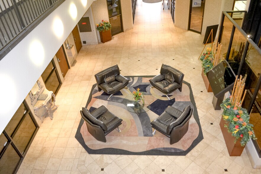 More Photos Of 11511 Katy Fwy, Houston Office For Lease
