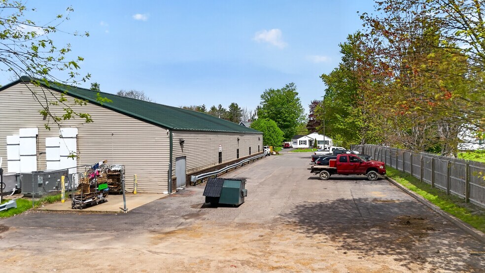 More Photos Of 3391 Main St, Mexico Freestanding For Sale
