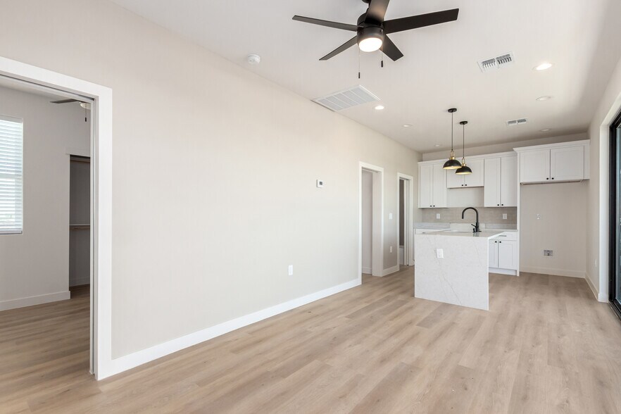 More Photos Of 411 32nd Pl, Phoenix Apartments For Sale