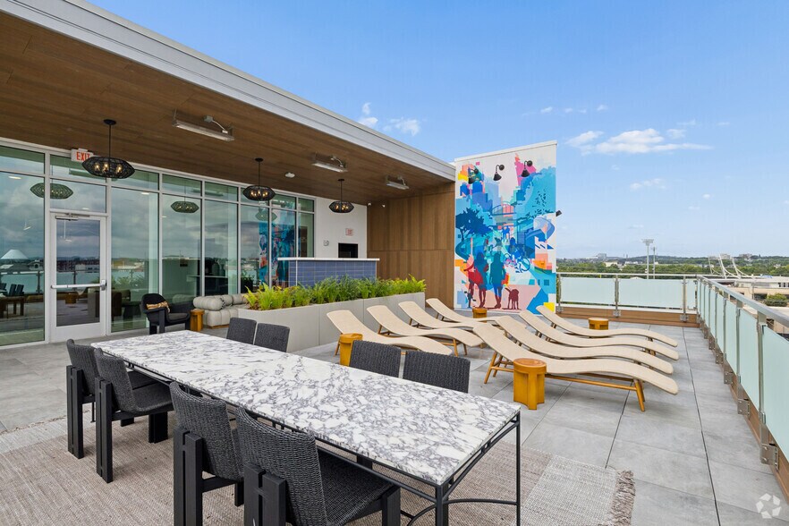 More Photos Of 912 2nd Ave N, Nashville Coworking Space