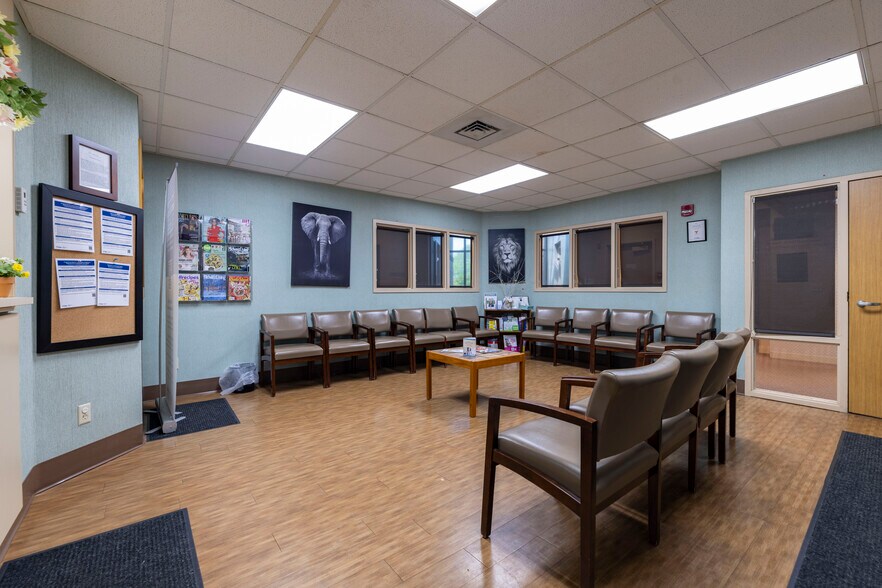 More Photos Of 360 Kingstown Rd, Narragansett Medical For Sale