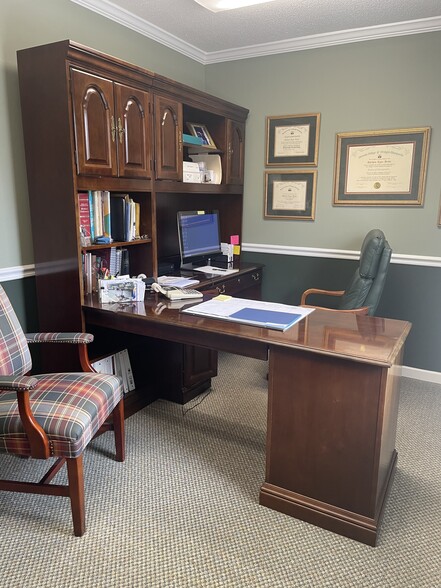 More Photos Of 4010 E North St, Greenville Office For Lease