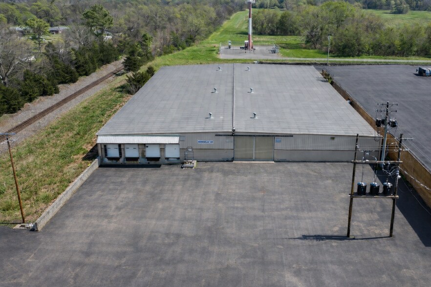 More Photos Of 1121 Skyline Dr, Hopkinsville Manufacturing For Lease