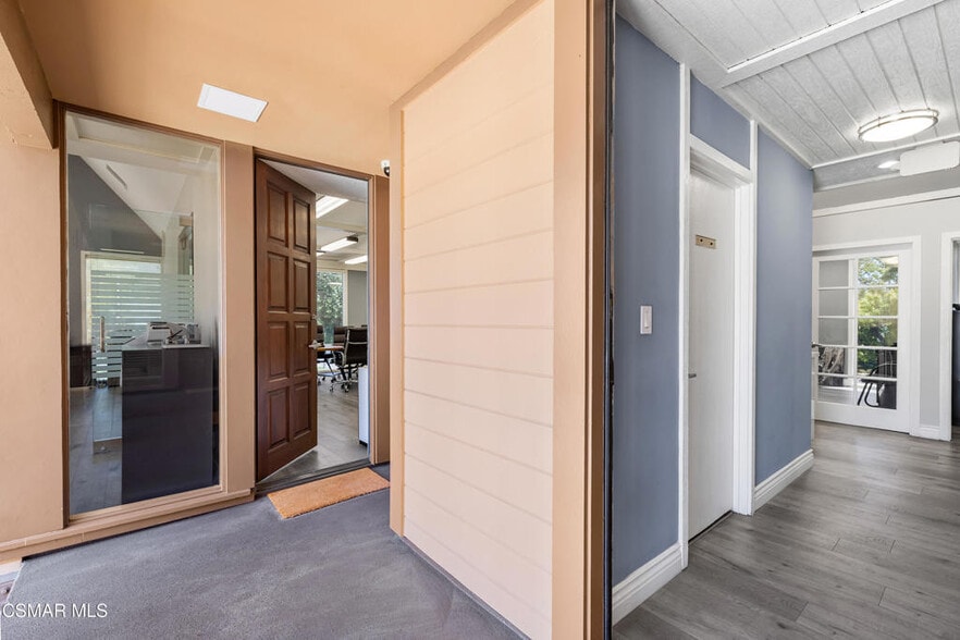 More Photos Of 2505 Canada Blvd, Glendale Office For Lease