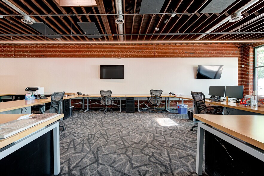 More Photos Of 706-708 W Sheridan Ave, Oklahoma City Office For Lease
